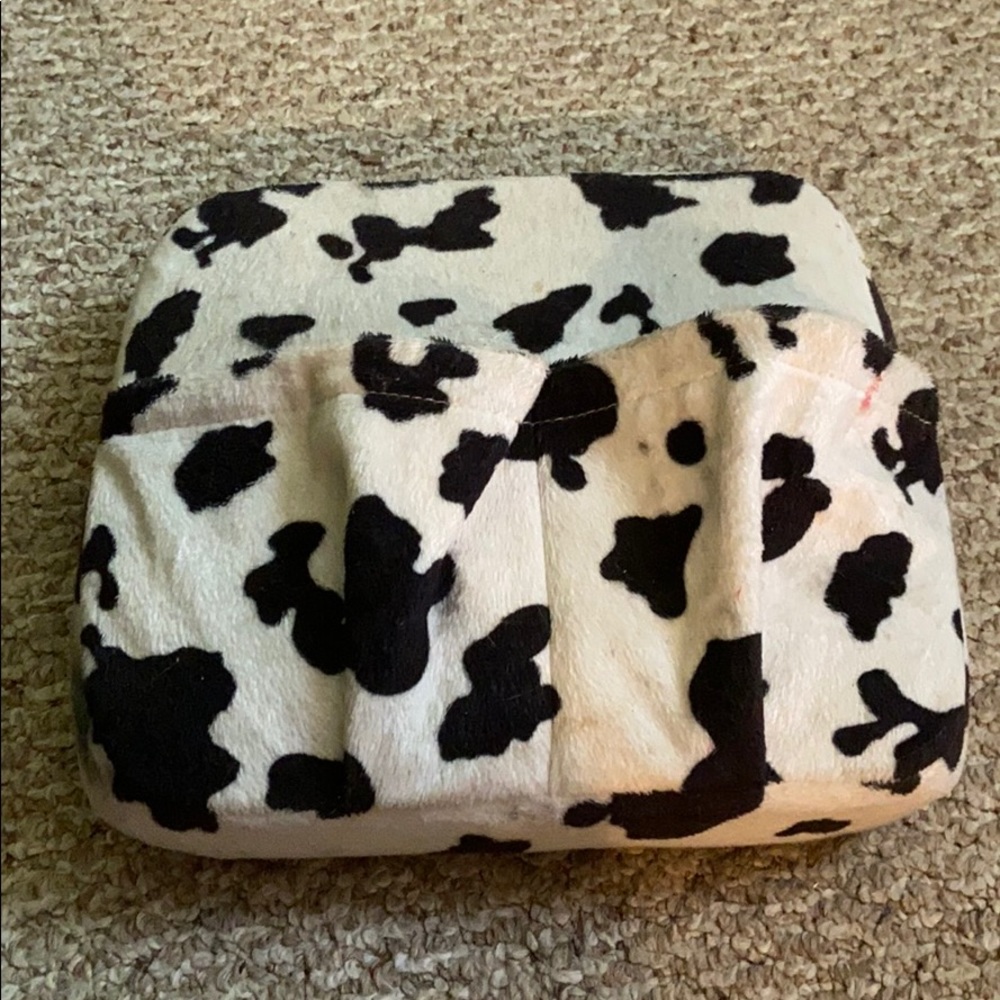 Cow pattern foot massager